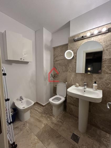 Apartament cu 2 camere semidecomandat, mobilat în Tătărași