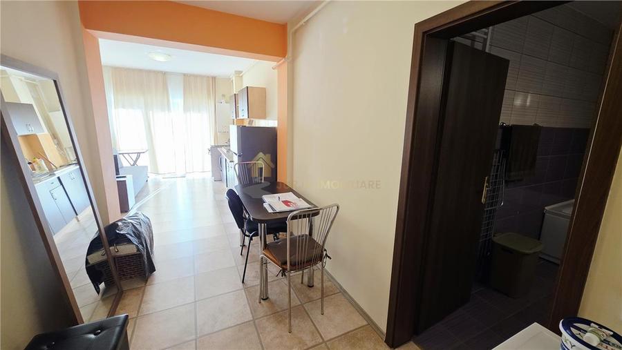 Apartament cu 2 camere semidecomandat, mobilat în Bună Ziua
