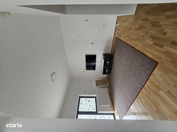 Casă cu 4 camere cu Teren 500 Mp în Central