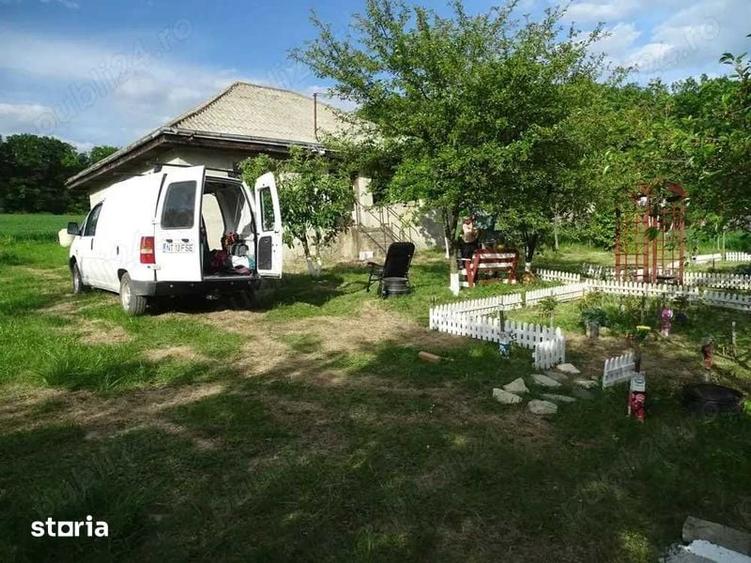 Casă cu 2 camere cu Teren 105 Mp în Stănița