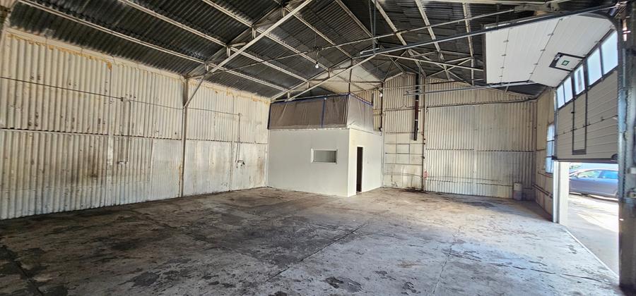 Spațiu industrial, de 150 mp, în Lazaret