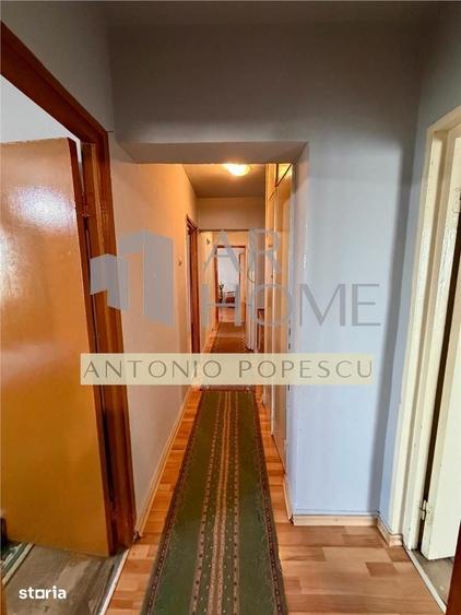 Apartament cu 4 camere decomandat în Malu Roșu