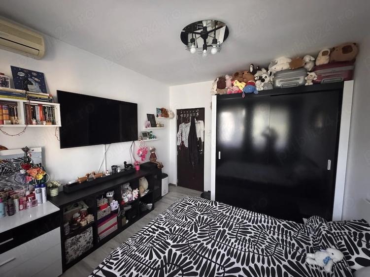 Apartament cu 3 camere semidecomandat în Crângași