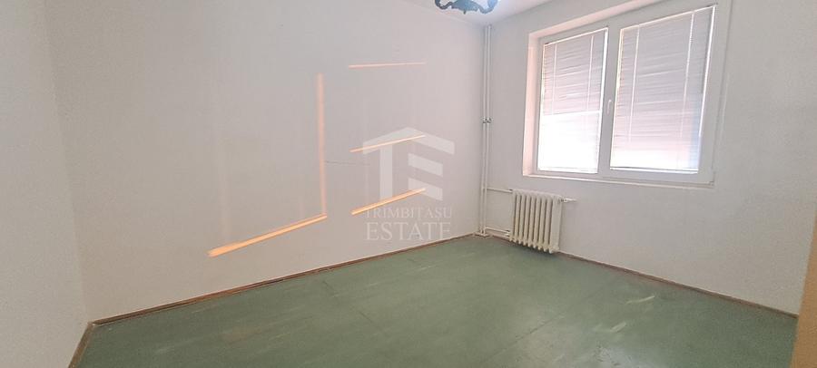 Apartament cu 3 camere decomandat în Berceni