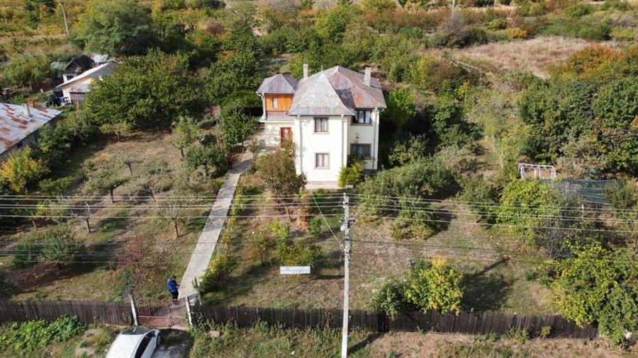 Casă cu 5 camere în Podgoria