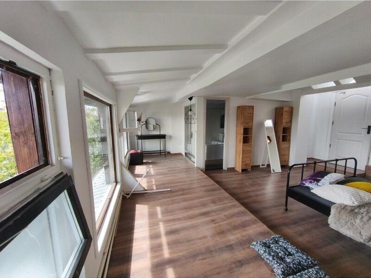 Apartament cu 3 camere decomandat în Exterior Vest
