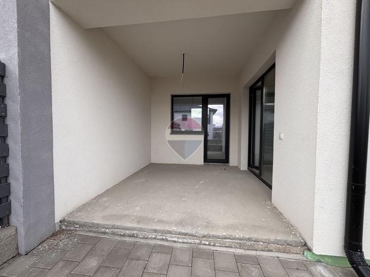 Casă cu 4 camere cu Teren 150 Mp în Șelimbăr
