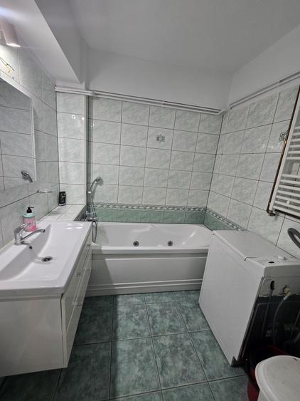 Apartament cu 3 camere decomandat, mobilat în Dorobanților