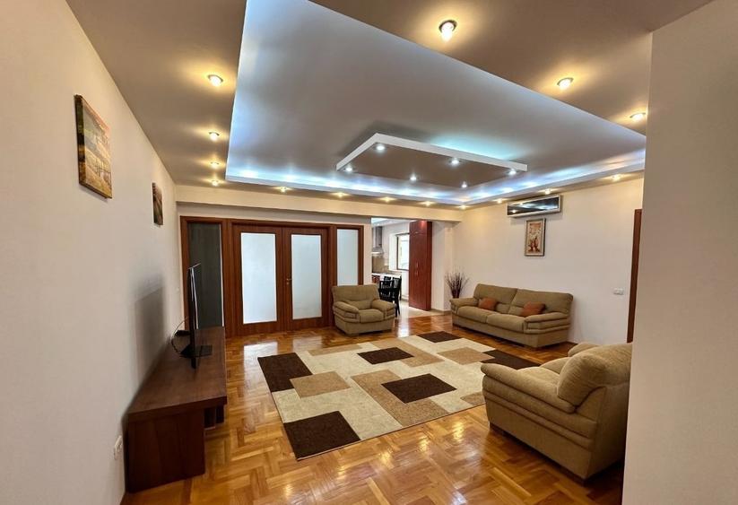 Apartament cu 3 camere semidecomandat, mobilat în Herăstrău