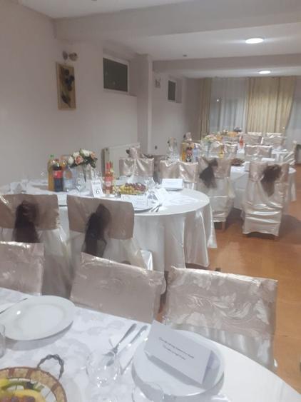 Casă cu 4 camere în Malu cu Flori