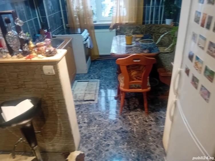 Apartament cu 2 camere decomandat în Precista