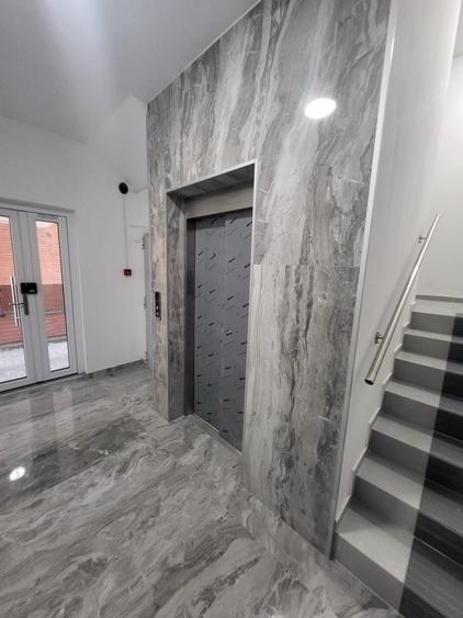 Apartament cu 3 camere semidecomandat în Nufărul