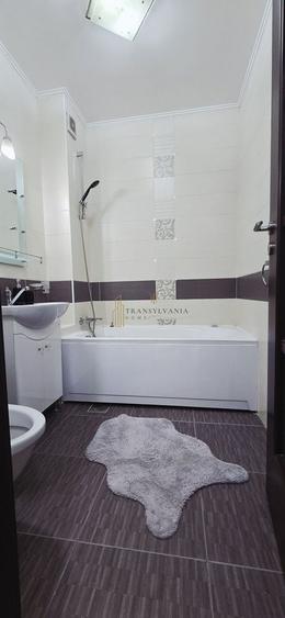 Apartament cu 3 camere semidecomandat, mobilat în Calea Dumbrăvii