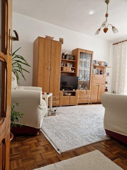 Apartament cu 3 camere decomandat, mobilat în Central