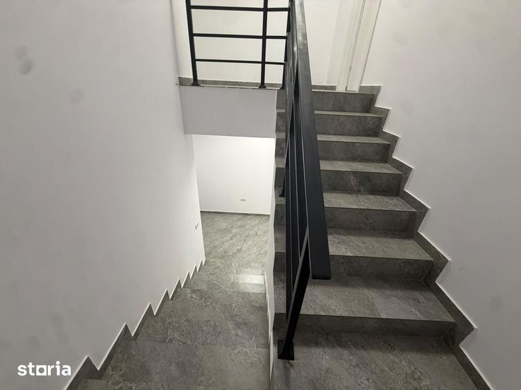 Spațiu comercial, de 440 mp, în Domnești