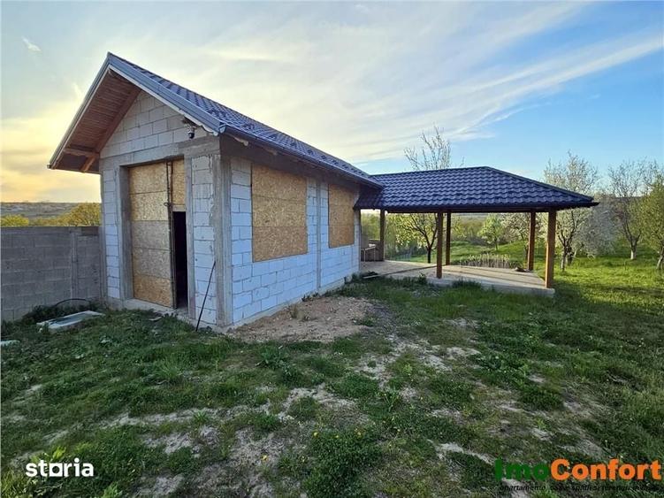 Casă cu 6 camere cu Teren 1600 Mp în Sirețel