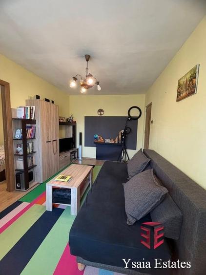 Apartament cu 3 camere semidecomandat, mobilat în Tomis Nord