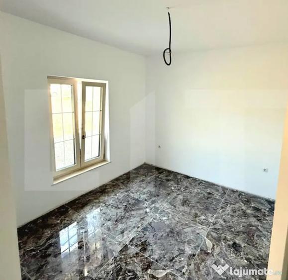 Casă cu 5 camere cu Teren 898 Mp în Central