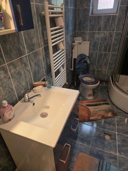 Casă cu 2 camere cu Teren 30 Mp în Petros
