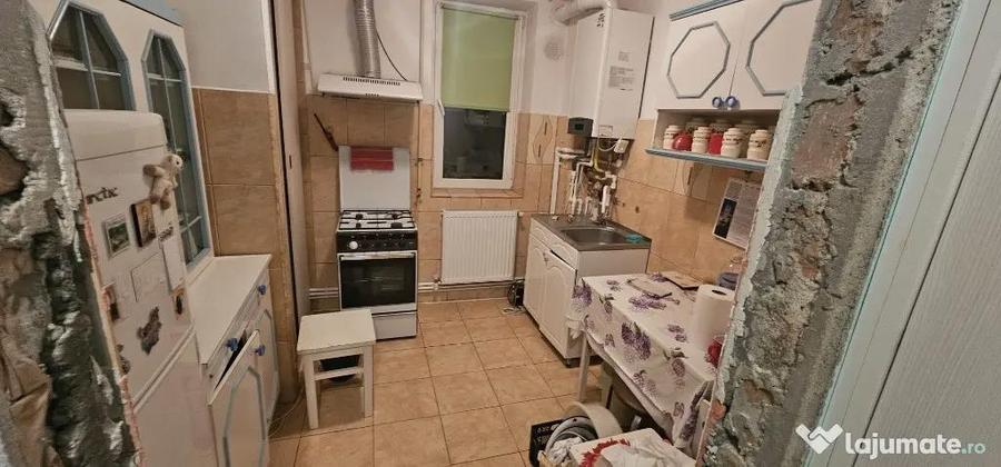 Far , Abator , 2 camere , etaj 2 - 3