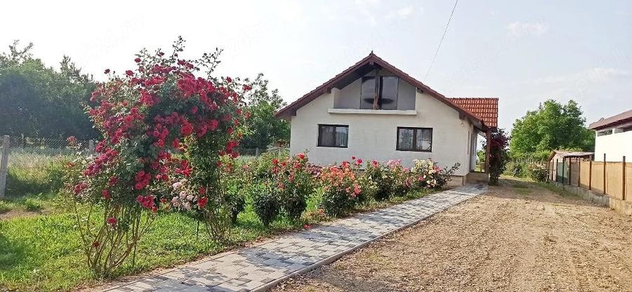 Casa parter zona Veti? - 2