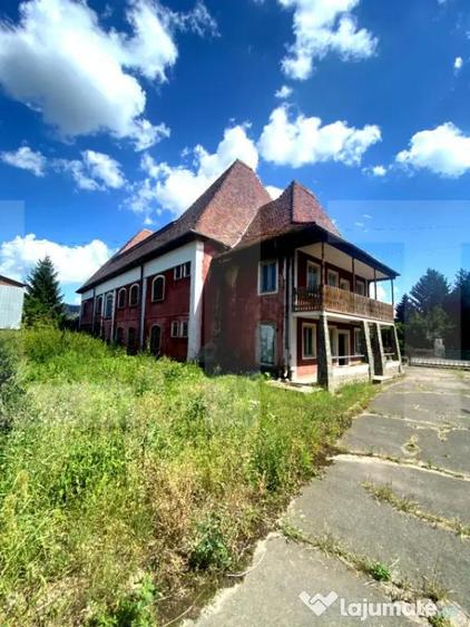 Spațiu comercial, de 594 mp, în Ozun