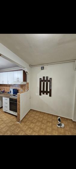 Apartament cu 2 camere semidecomandat în Zamfirescu