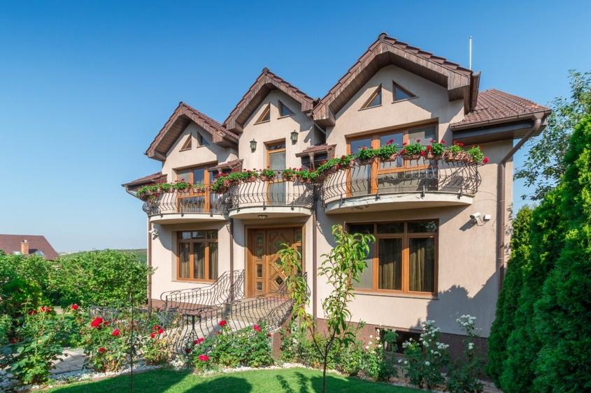 Casă individuală cu 10 camere cu Canalizare în Dealuri Oradea