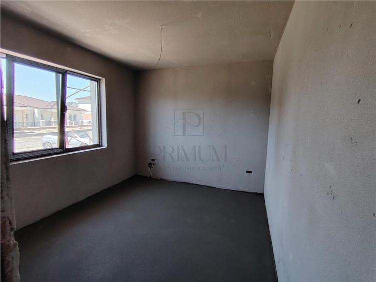 Duplex cu 4 camere cu Canalizare în Moșnița Veche