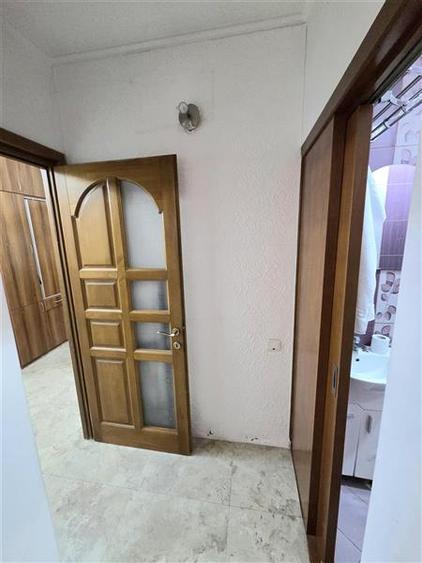 Apartament cu 4 camere decomandat, mobilat în Casa de Cultură