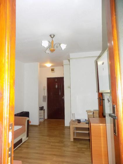 Apartament cu 2 camere semidecomandat în Brăilița
