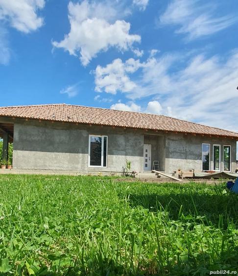 Casă cu 3 camere cu Teren 1800 Mp în Central