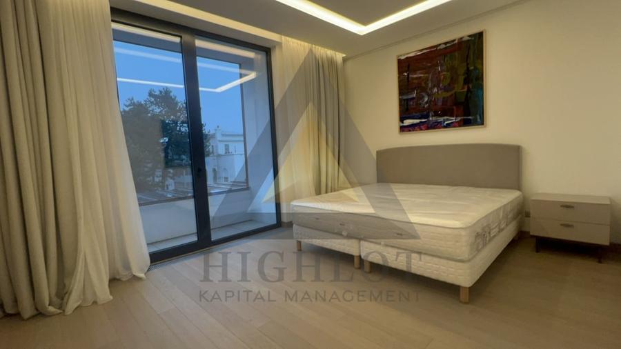 Apartament cu 4 camere semidecomandat, mobilat în Kiseleff