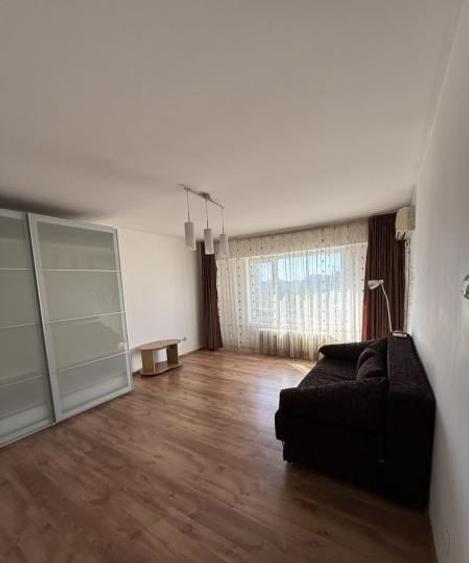 Garsonieră decomandată în Nerva Traian