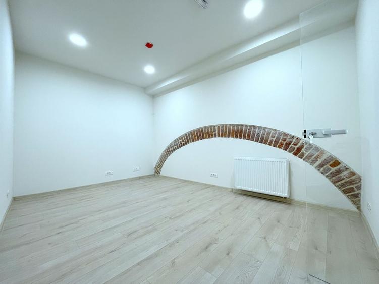 Birou, de 32 mp, în Ultracentral