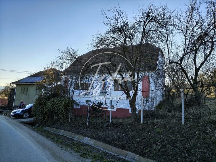 Casă individuală cu 5 camere cu Canalizare în Ludoș
