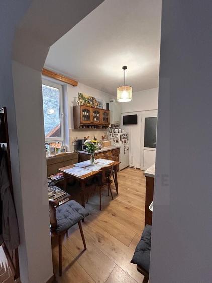 Casă individuală cu 3 camere cu Canalizare în Central