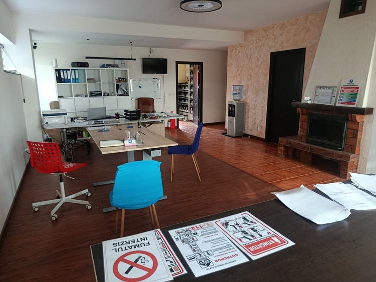 Spațiu comercial, de 80 mp, în Blejoi