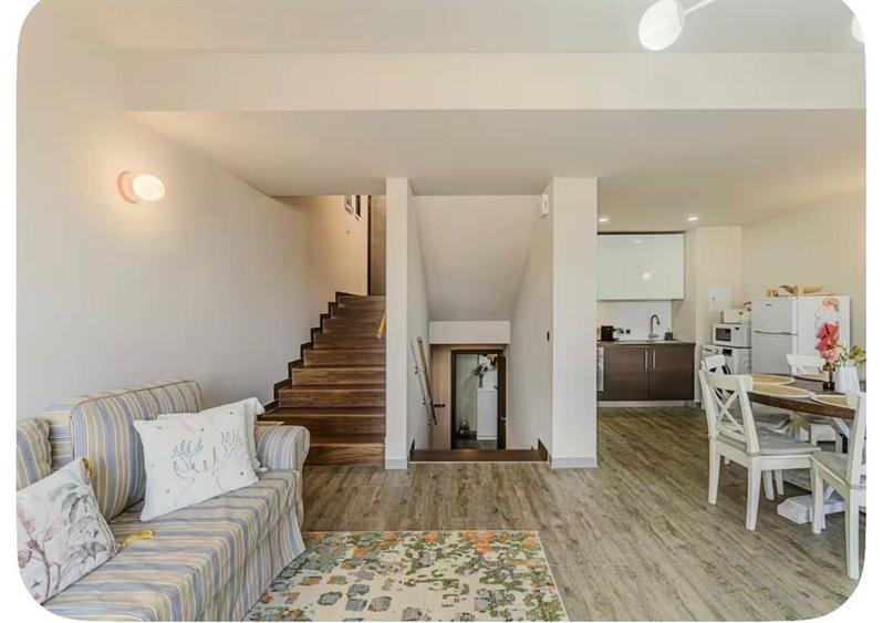 Apartament cu 2 camere decomandat, mobilat în Poiana Brașov
