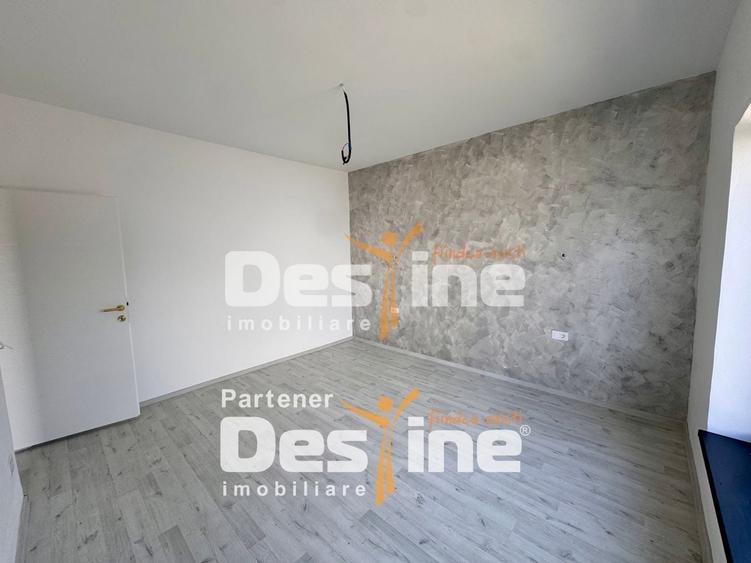 Casă individuală cu 4 camere cu Canalizare în Deal