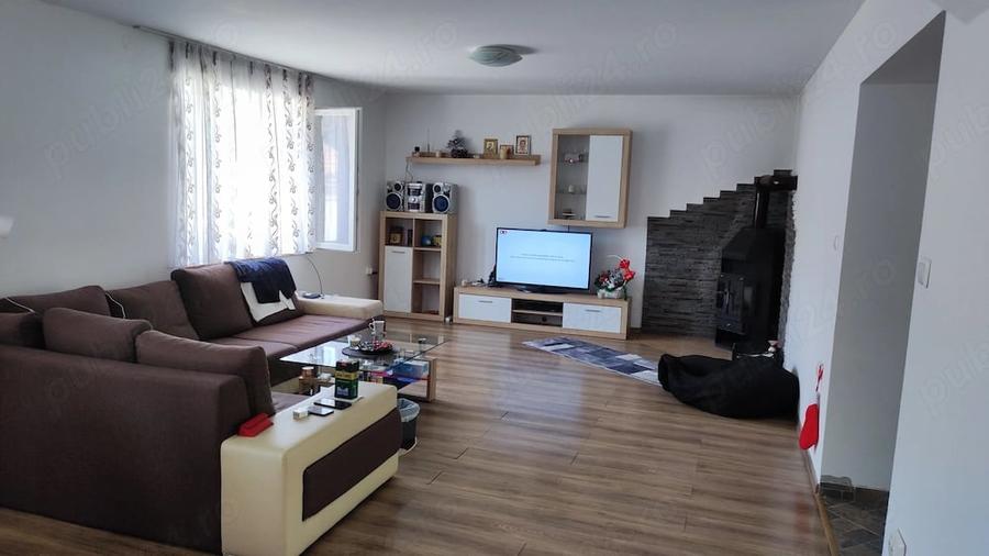 Casă cu Teren 1000 Mp în Central