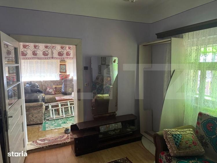 Casă cu 3 camere în Crișeni