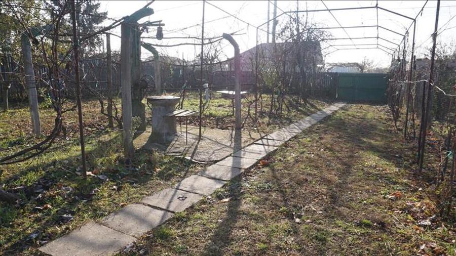 Casă individuală cu 4 camere cu Teren 2066 Mp în Ghindeni