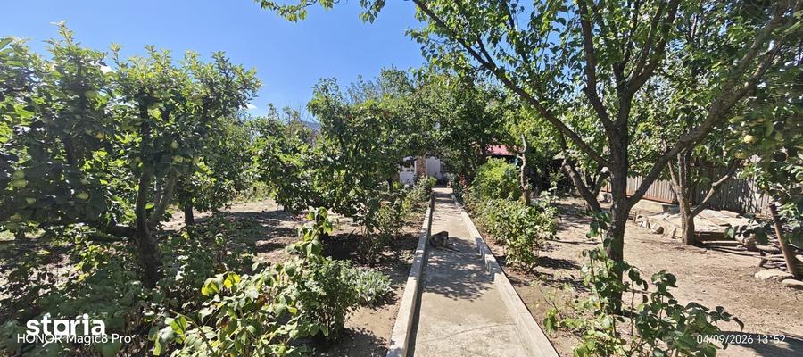 Casă cu 9 camere cu Teren 1500 Mp în Popricani