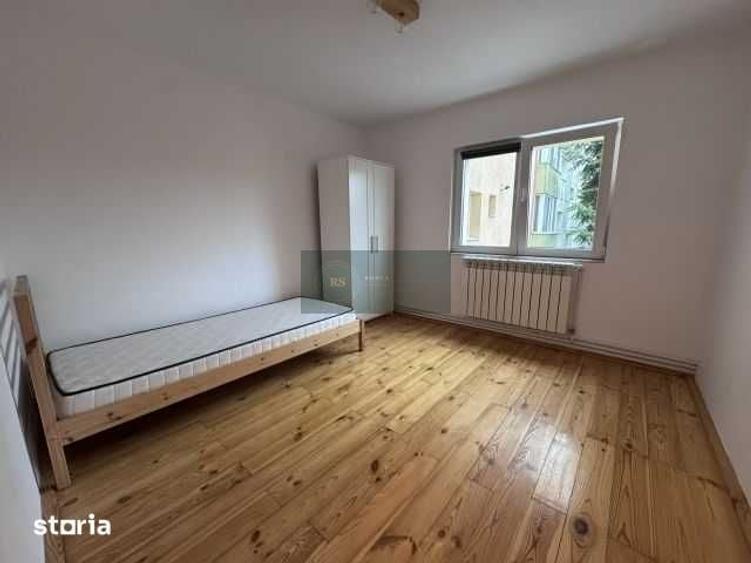 Apartament cu 4 camere decomandat în Astra