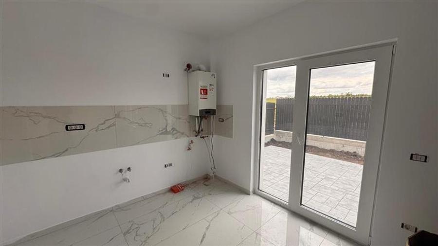 Casă individuală cu 4 camere cu Garaj în Valea Lupului
