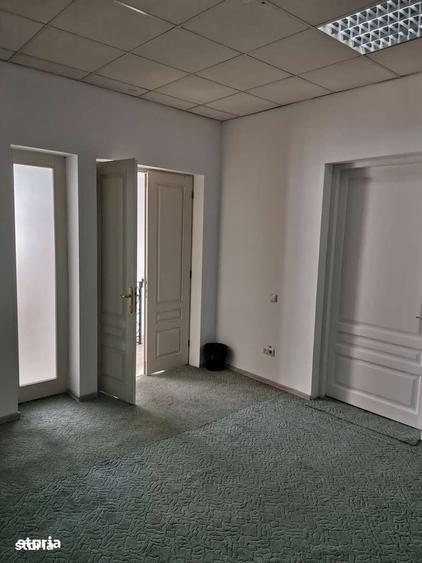 Cladire de birouri central, design deosebit, stare foarte buna, 258mp - 19