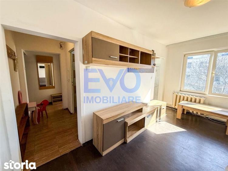 Apartament cu 3 camere nedecomandat în Tătărași