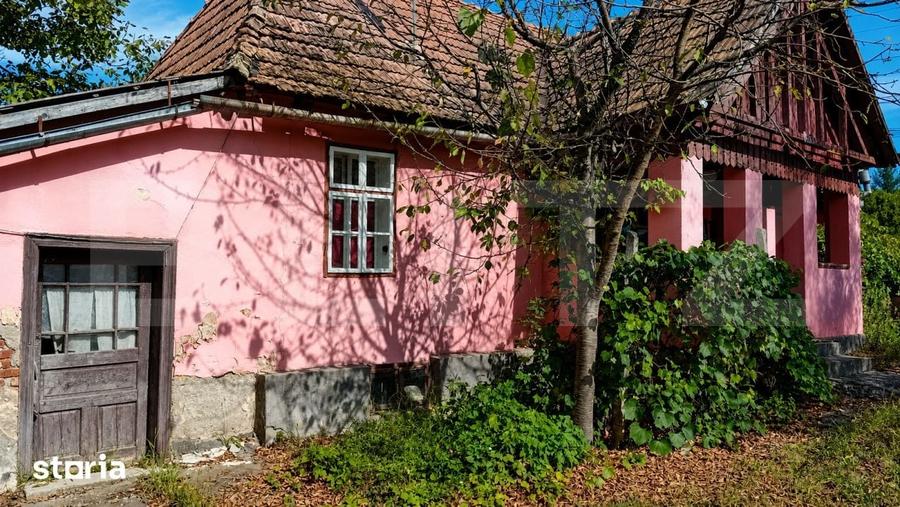 Casă cu 2 camere cu Teren 2200 Mp în Central