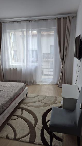 Apartament cu 3 camere decomandat în Casele Micești